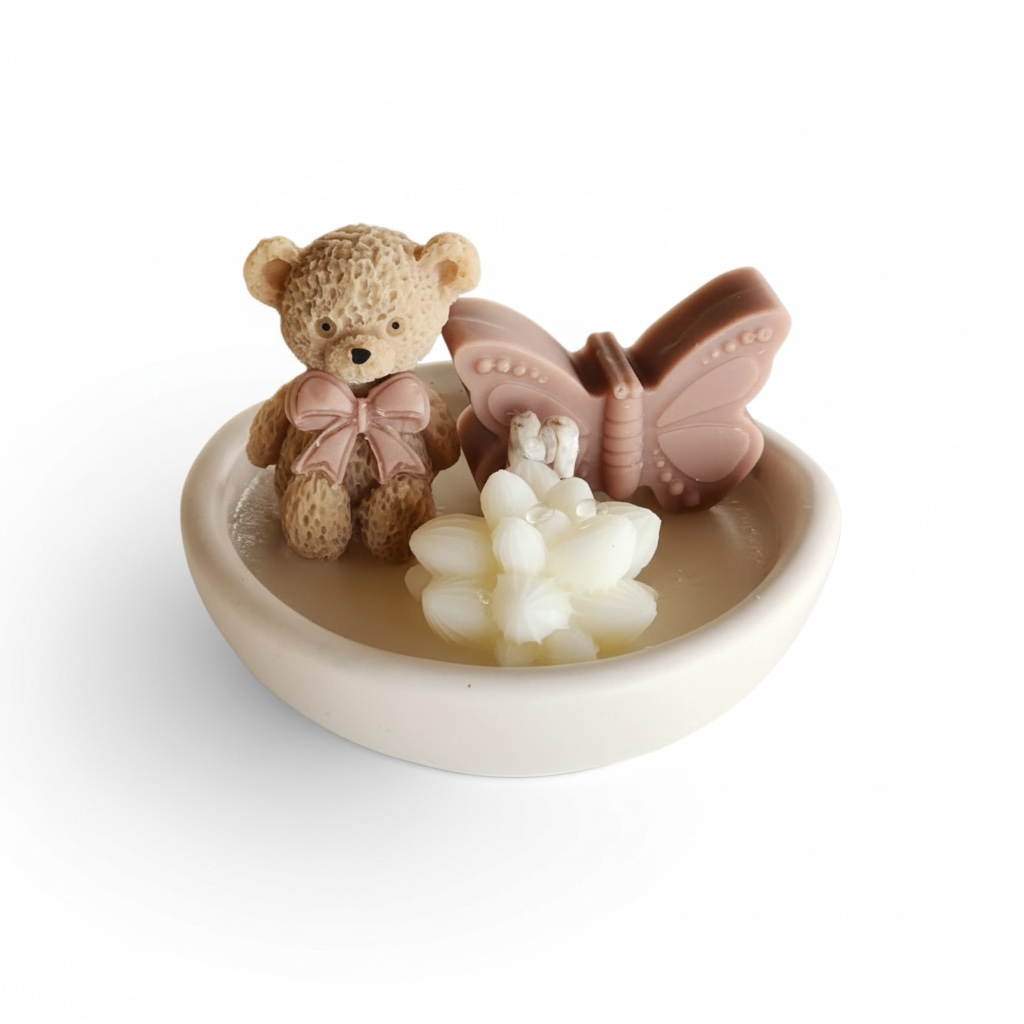 Osito + suculenta + mariposa en base de yeso cerámico
